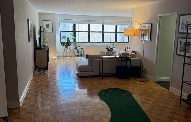 201 East 28th Street #12K