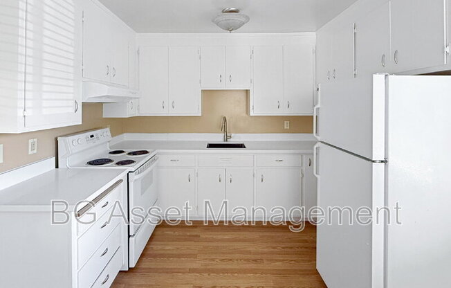 121 Eddy St