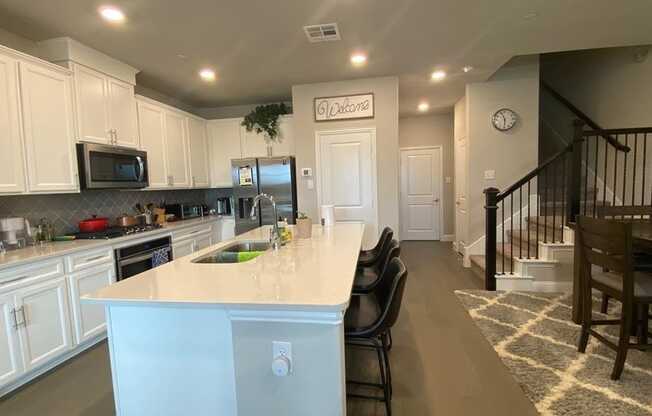 2008 NAPLES DR