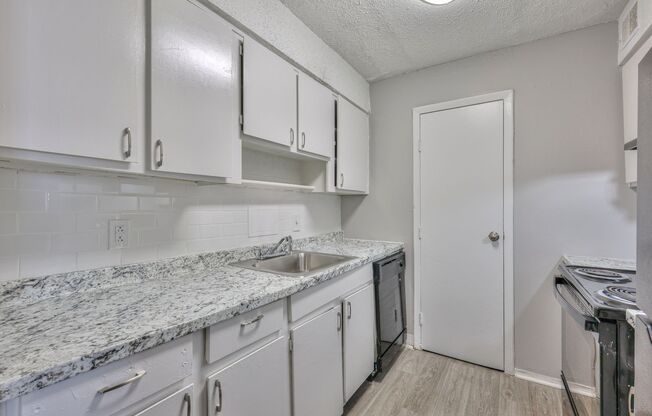 2 beds, 1.5 baths, 962 sqft, $1,349, Unit E13
