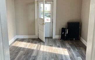 Studio, 1 bath, 320 sqft, $825, Unit 316 Williams St Unit 2 Studio