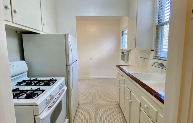 1 bed, 1 bath, 700 sqft, $1,595, Unit 3503