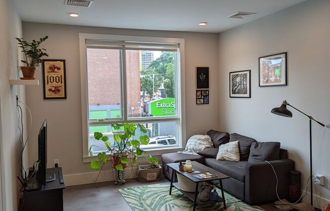 1 bed, 1 bath, 625 sqft, $2,750, Unit 206