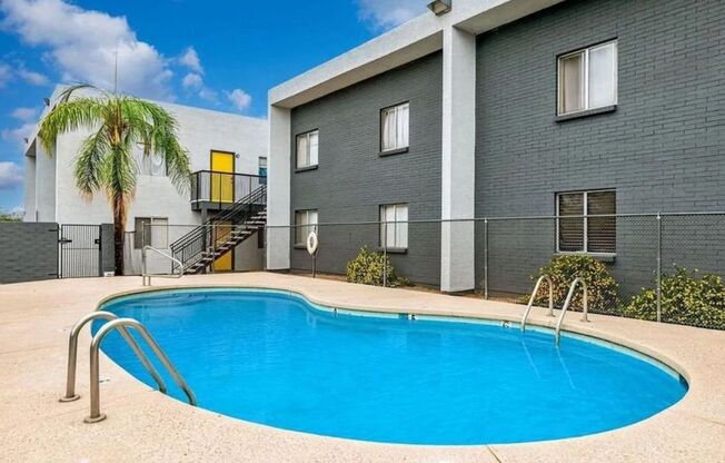 MOVE IN SPECIAL! Central-1 & 2 bedroom apartments