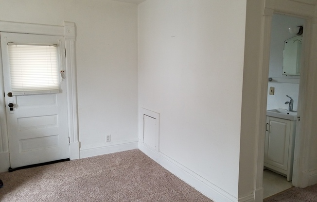 1 bed, 1 bath, $750, Unit #2