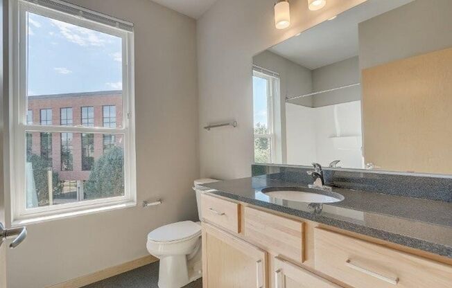 2 beds, 2 baths, 998 sqft, $2,625, Unit 301