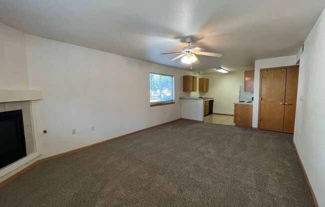 Great Condo Near Campus West