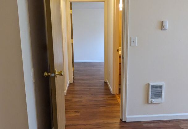 2 beds, 1 bath, 750 sqft, $1,425, Unit 26