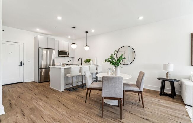 1 bed, 1 bath, 800 sqft, $1,580, Unit 504
