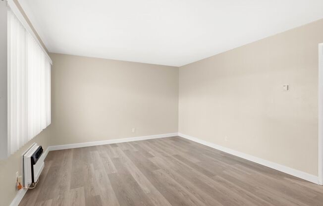 2 beds, 1 bath, 1,100 sqft, $2,100, Unit 11