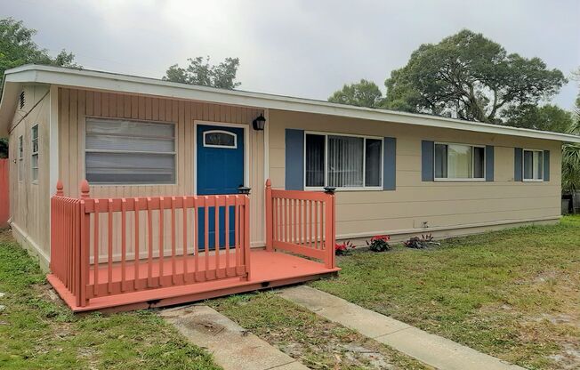 3BD/1BTH South Tampa Home Available Now!
