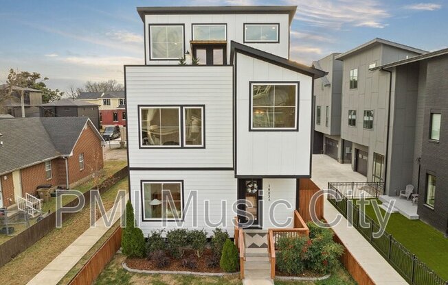 1403 ALT 10 AVE N
