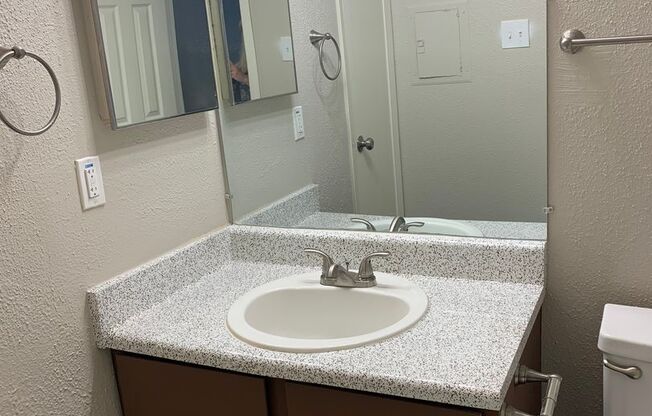 1 bed, 1 bath, 841 sqft, $925, Unit 1615