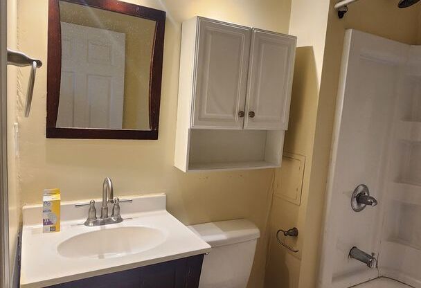 2 beds, 1 bath, $1,200