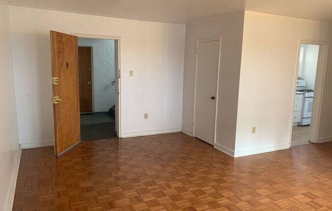 2 beds, 1 bath, $1,750, Unit 309C