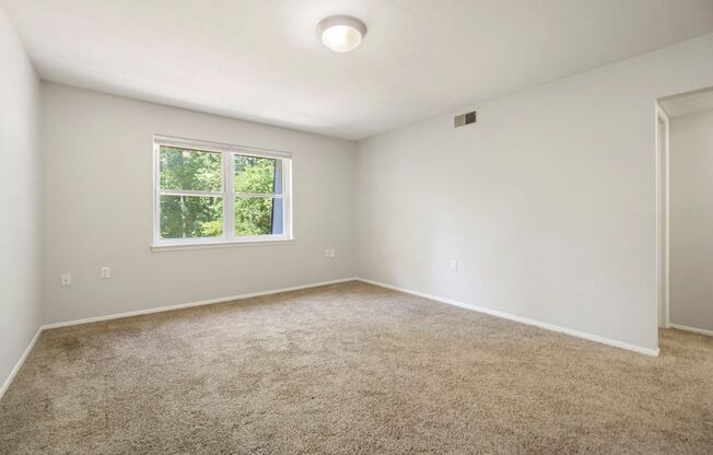 2 beds, 1 bath, 775 sqft, $1,180, Unit 009