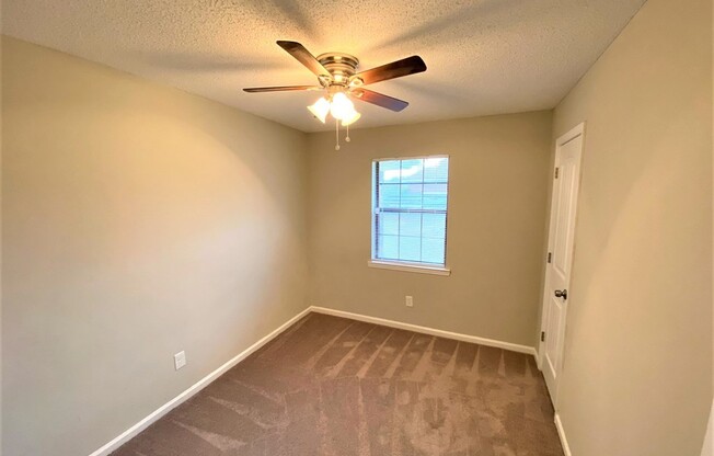 913 WILLOWBROOK DR