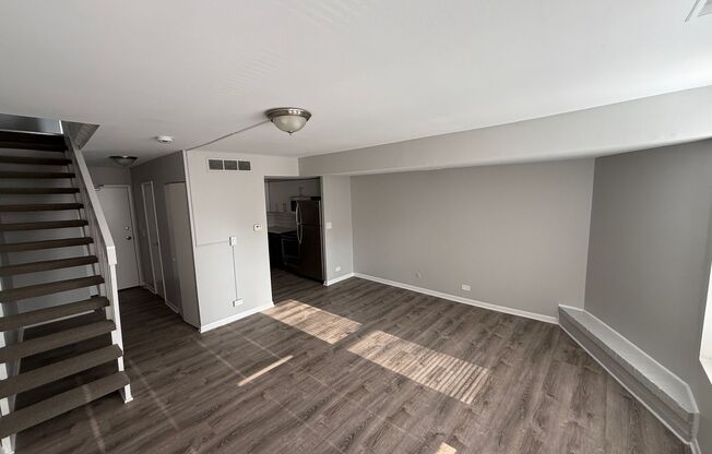 2 beds, 1.5 baths, $2,700, Unit 304