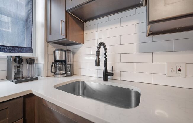 Tastefully updated 2-Bed, 1-Bath Gem in Troy Hill!