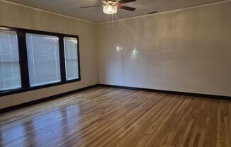 1 bed, 1 bath, $1,595, Unit 11