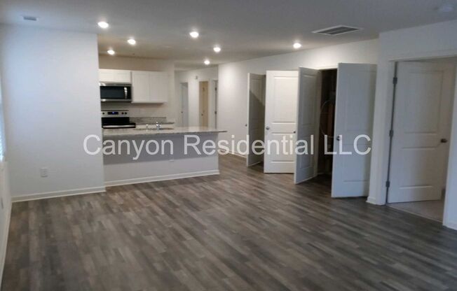 BRAND NEW single family house!3bedrooms, 2.5bathrooms,