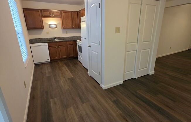 2 beds, 1.5 baths, 1,100 sqft, $1,165, Unit 190307