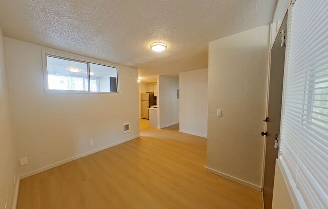 2 beds, 1 bath, 647 sqft, $1,660, Unit 29A