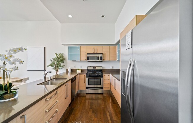 3 beds, 2 baths, 1,610 sqft, $8,000, Unit 612