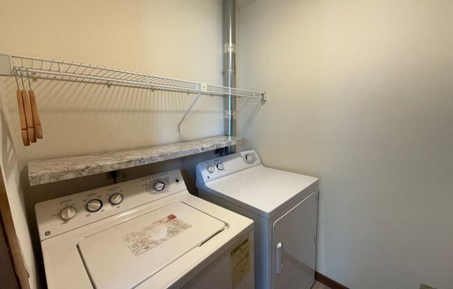 2 beds, 1 bath, 950 sqft, $1,650, Unit 7705CD