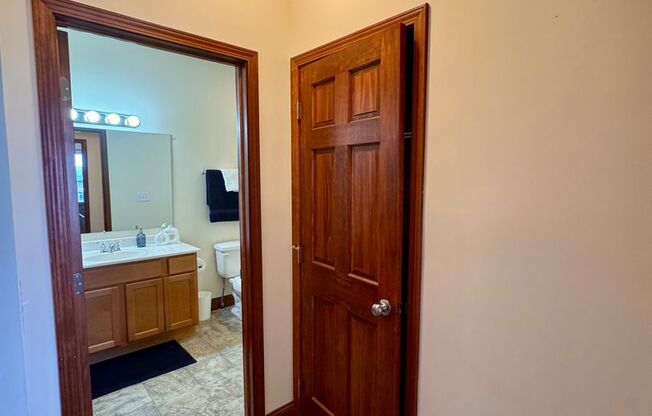 2 beds, 2 baths, 1,200 sqft, $1,425, Unit 20SOA12