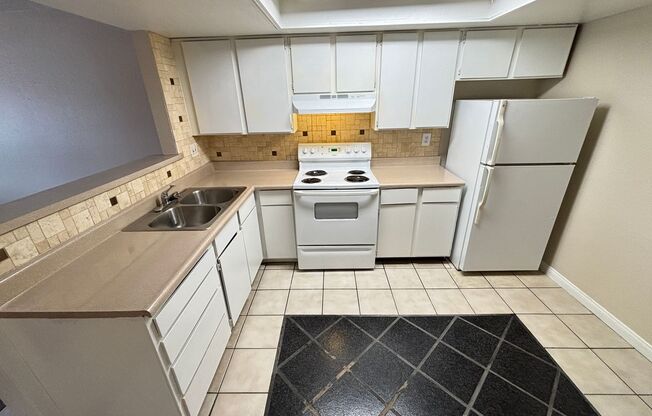Spacious 2Bed/1Bath 1'st floor apartment in Westside of Las Vegas