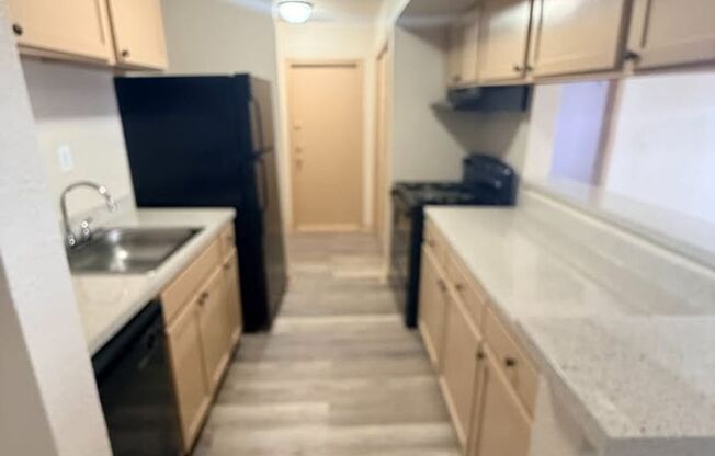 3 beds, 2 baths, 1,100 sqft, $1,395, Unit 1516