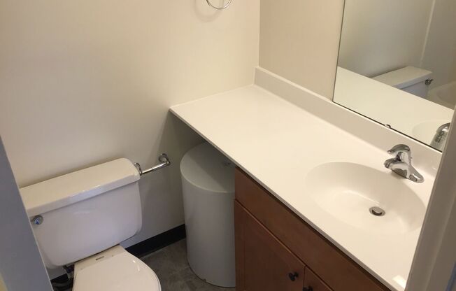 Studio, 1 bath, 384 sqft, $875, Unit FR31031