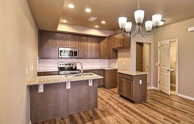 Beautiful 3 bed, 3 bath Townhome in West Windsor!