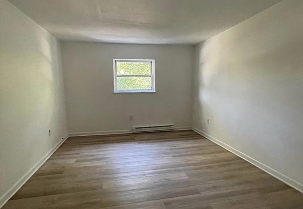 1 bed, 1 bath, 650 sqft, $1,950, Unit 23