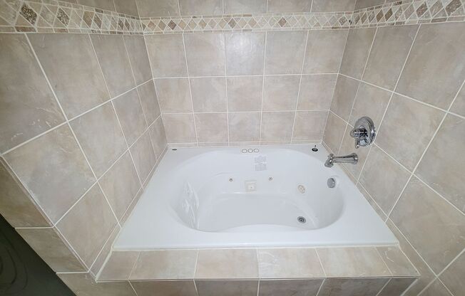 2 beds, 2 baths, $1,450, Unit # 47