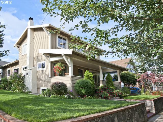 Remodeled Portland 3 Bd/2 Bth Craftsman Home.