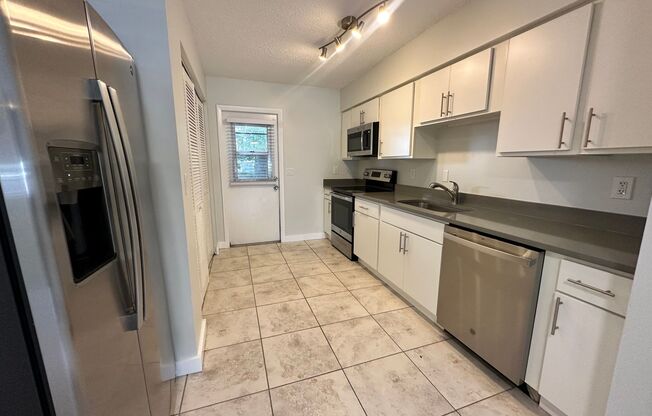 Lakeside Cove Apartments