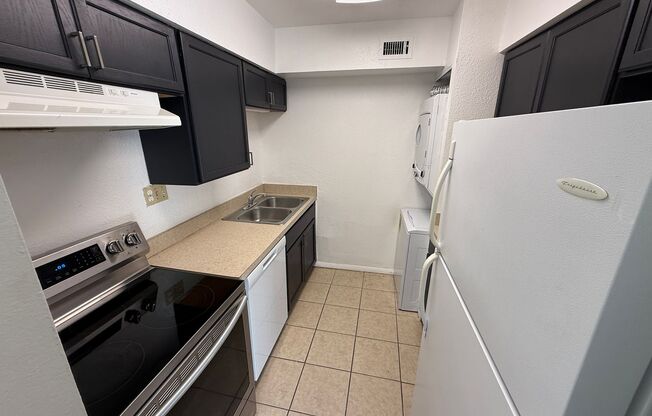 1 bed, 1 bath, $1,300, Unit # 3