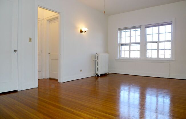 Studio, 1 bath, 375 sqft, $875, Unit 24 - 305