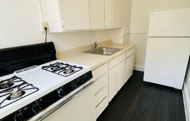 2 beds, 1 bath, 679 sqft, $2,050, Unit 319