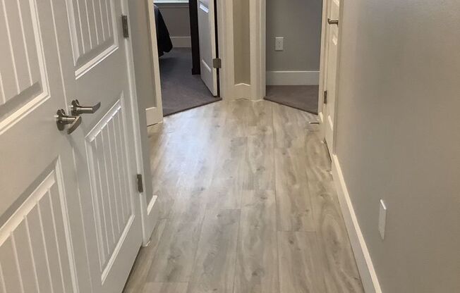 3 beds, 2.5 baths, 1,404 sqft, $5,940, Unit 1430-105