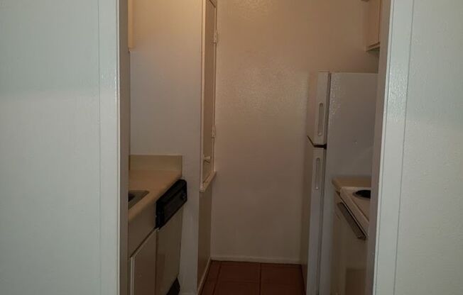 1 bed, 1 bath, 630 sqft, $790, Unit *123