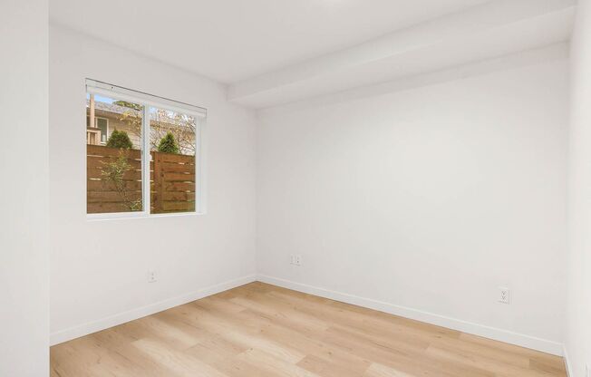 18514 MERIDIAN AVE N