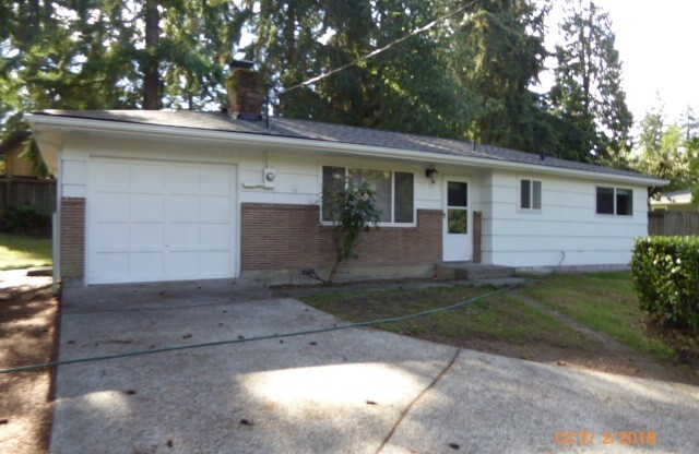 Charming 3 Bed 2 Bath Rambler in Eastgate