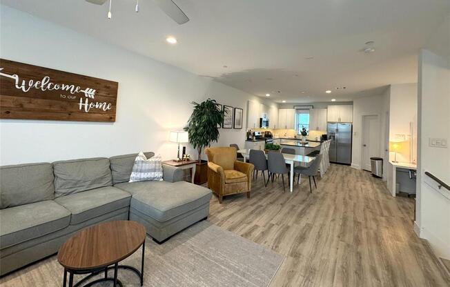 385 N CTR CIR