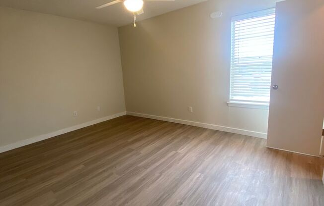 2 beds, 1 bath, 900 sqft, $1,550, Unit ELP2202-336