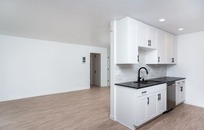 1 bed, 1 bath, 650 sqft, $2,395, Unit 20
