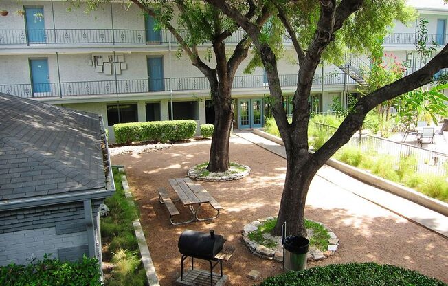 Studio, 1 bath, 400 sqft, $1,110