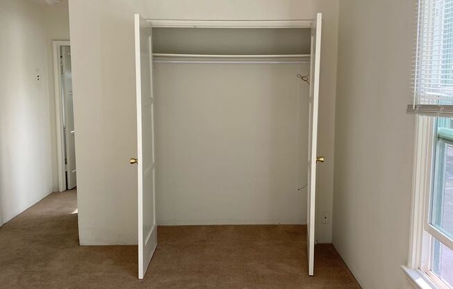 Adams Apartments -142/146 Rentals